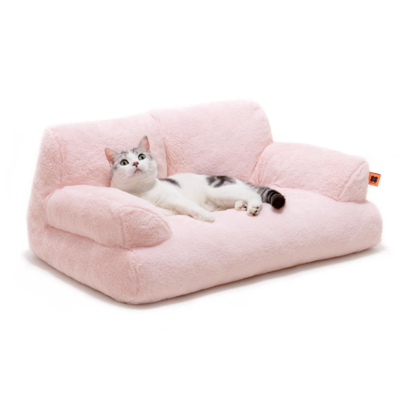 ペット用ソファベッド ピンク 猫が寝ている様子